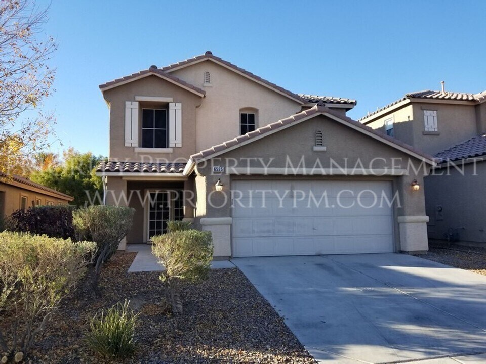 6525 Cape Petrel St in North Las Vegas, NV - Building Photo