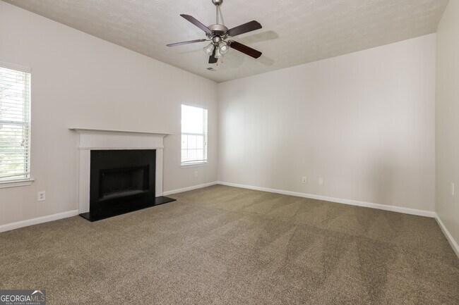 7812 Bell Tower Ln in Fairburn, GA - Building Photo - Building Photo