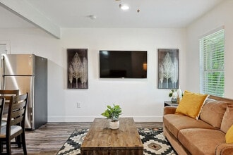 2047 El Paso St in Grand Prairie, TX - Building Photo - Building Photo