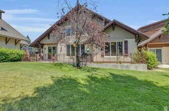 77 W Village Ct in Midway, UT - Building Photo - Building Photo