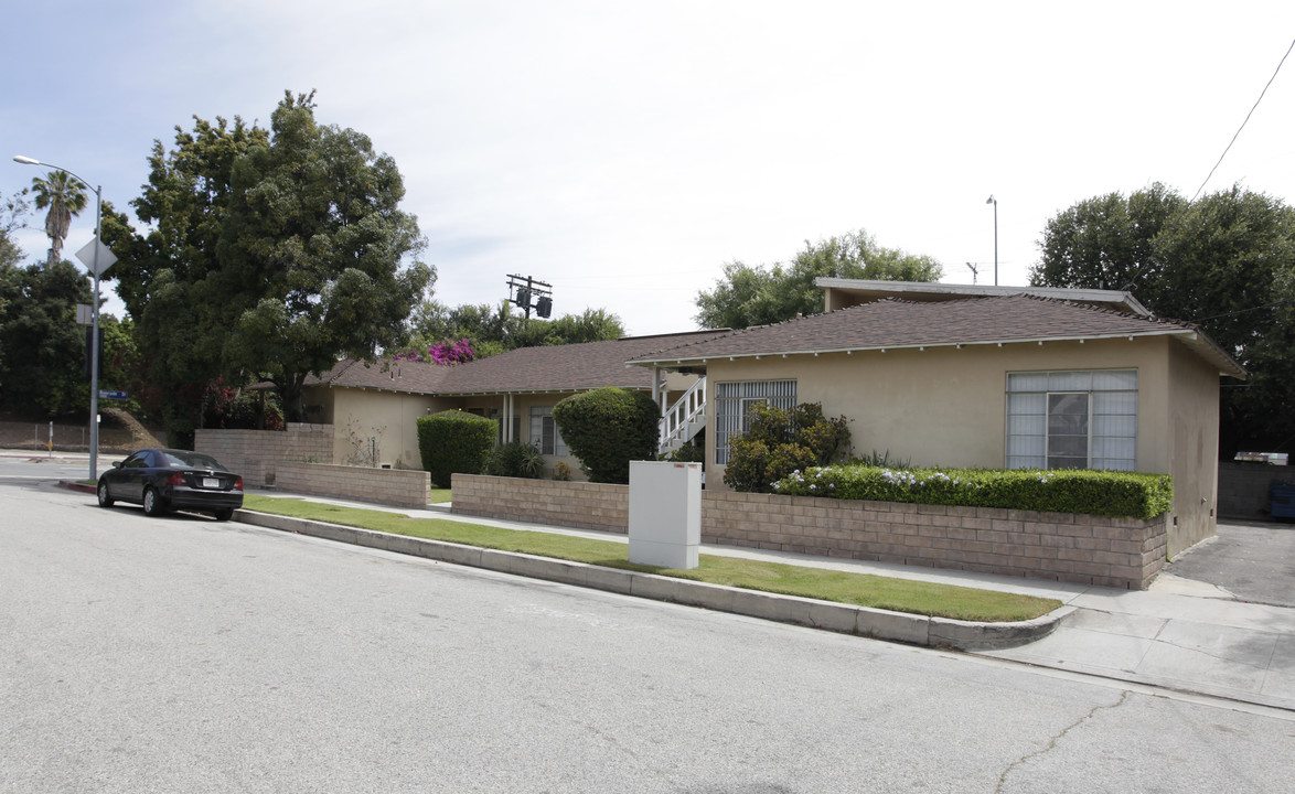 4750-4754 Kraft Ave in North Hollywood, CA - Building Photo