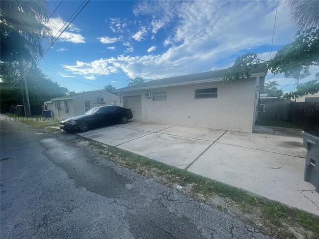 2318 Cleveland St in Hollywood, FL - Building Photo - Building Photo