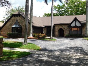 9870 NW 10th Ct in Plantation, FL - Building Photo - Building Photo