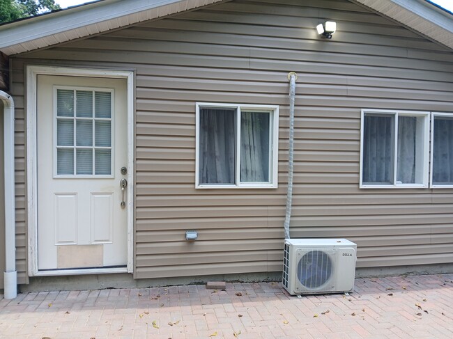 204 Southwood Rd, Unit 204 Southwood Rd