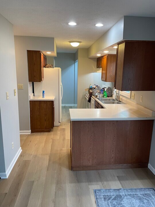 630 Eugene Ct in Greenwood, IN - Building Photo