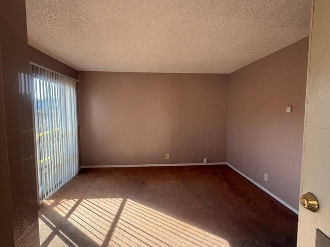 4260 Clayton Rd, Unit 29 in Concord, CA - Foto de edificio - Building Photo