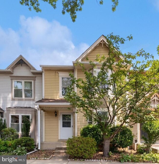2849 Schoolhouse Cir in Silver Spring, MD - Foto de edificio - Building Photo