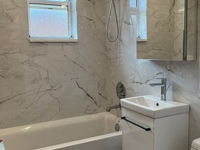 39-38 47th Ave in Queens, NY - Building Photo - Building Photo