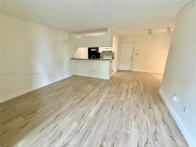 410 S Park Rd in Hollywood, FL - Building Photo - Building Photo