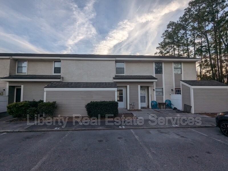 727 S Main St in Hinesville, GA - Building Photo