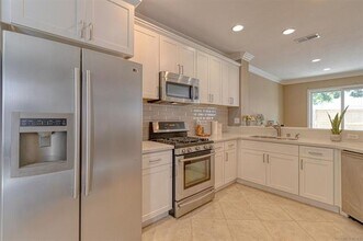 10950 Ivy Hill Dr in San Diego, CA - Building Photo - Building Photo