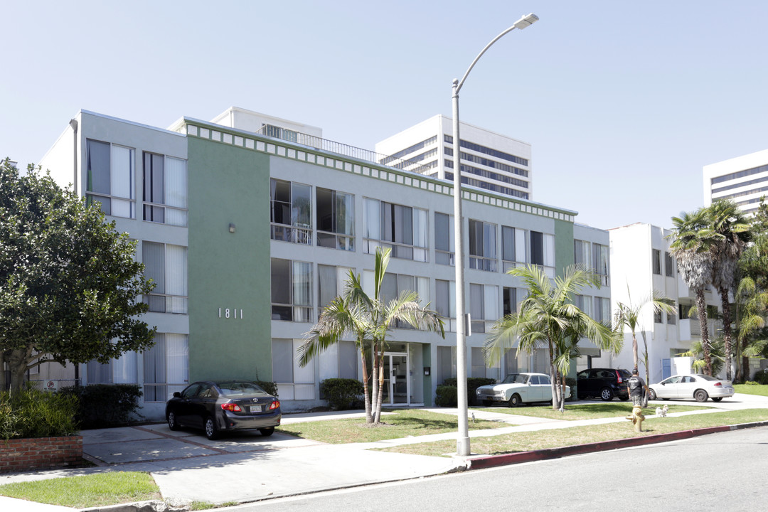 Brazilia Apartments in Los Angeles, CA - Building Photo