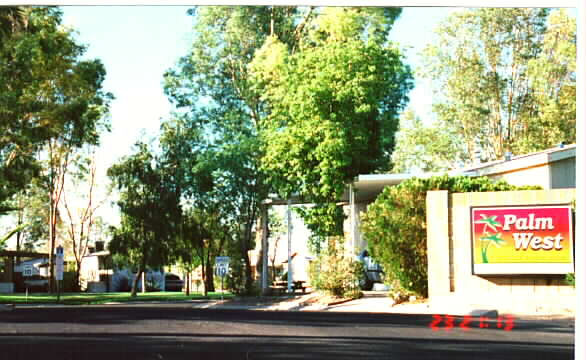 Palm Vista Phoenix in Avondale, AZ - Building Photo