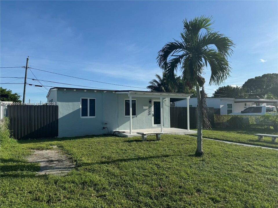 2240 Rutland St in Opa Locka, FL - Building Photo