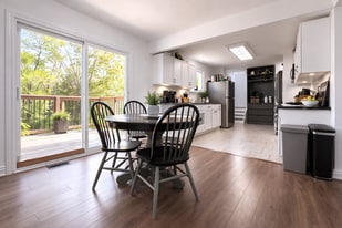 21 Frances St N in Barrie, ON - Building Photo