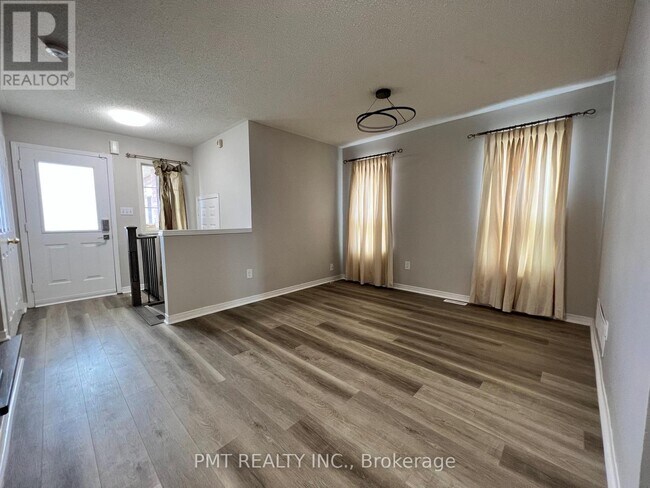 2356 Newcastle Crescent in Oakville, ON - Building Photo - Building Photo
