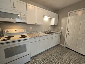 222 Burch Rd in Clarksville, TN - Building Photo - Building Photo