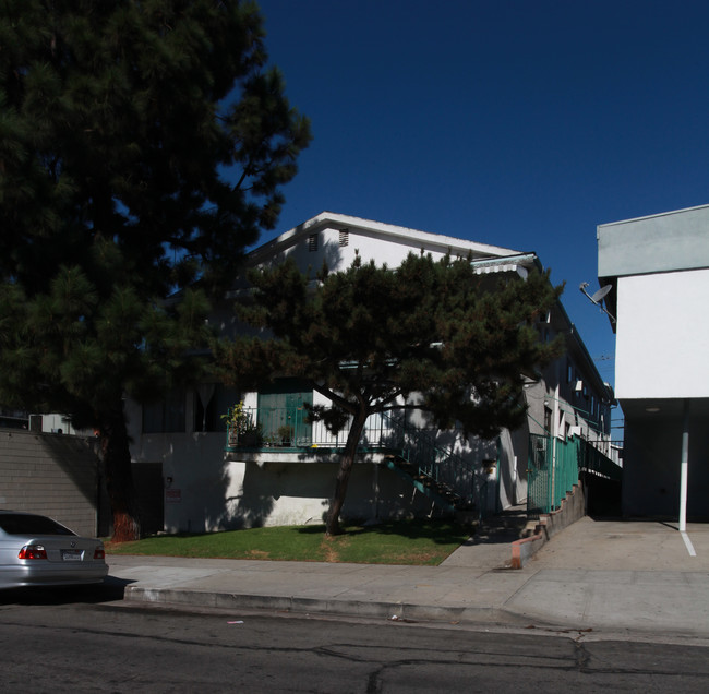 419 E Cypress Ave in Burbank, CA - Building Photo - Building Photo