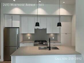 2493 Montrose Ave in Abbotsford, BC - Building Photo - Building Photo