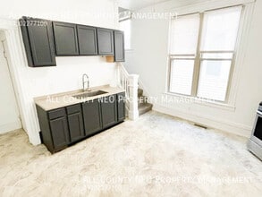 1852 W 45th St in Cleveland, OH - Building Photo - Building Photo