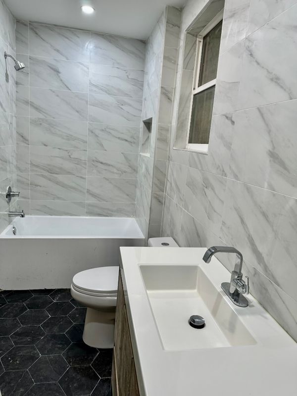 328 High St in Burlington, NJ - Building Photo - Building Photo