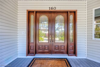 160 3rd St N in Naples, FL - Foto de edificio - Building Photo