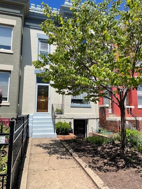 1418 F St NE, Unit 1