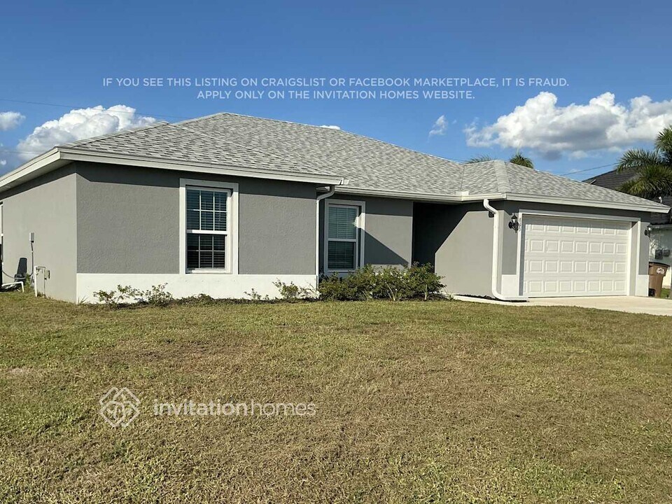 833 NE 9th St in Cape Coral, FL - Building Photo
