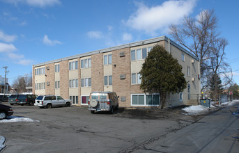 3214 Queen Ave N in Minneapolis, MN - Building Photo - Building Photo