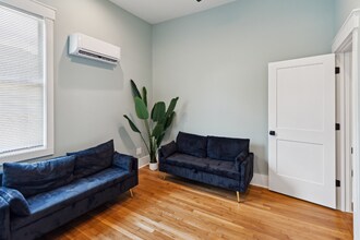 1133 E Henry St in Savannah, GA - Foto de edificio - Building Photo