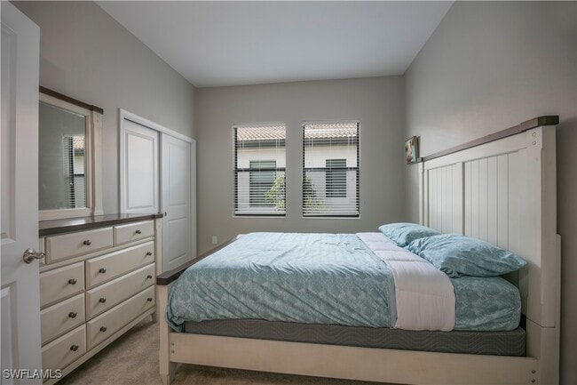 property at 1466 Artesia Dr W