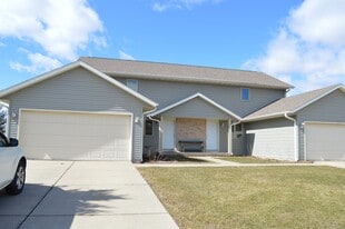 1121 Union Rd in Oregon, WI - Building Photo