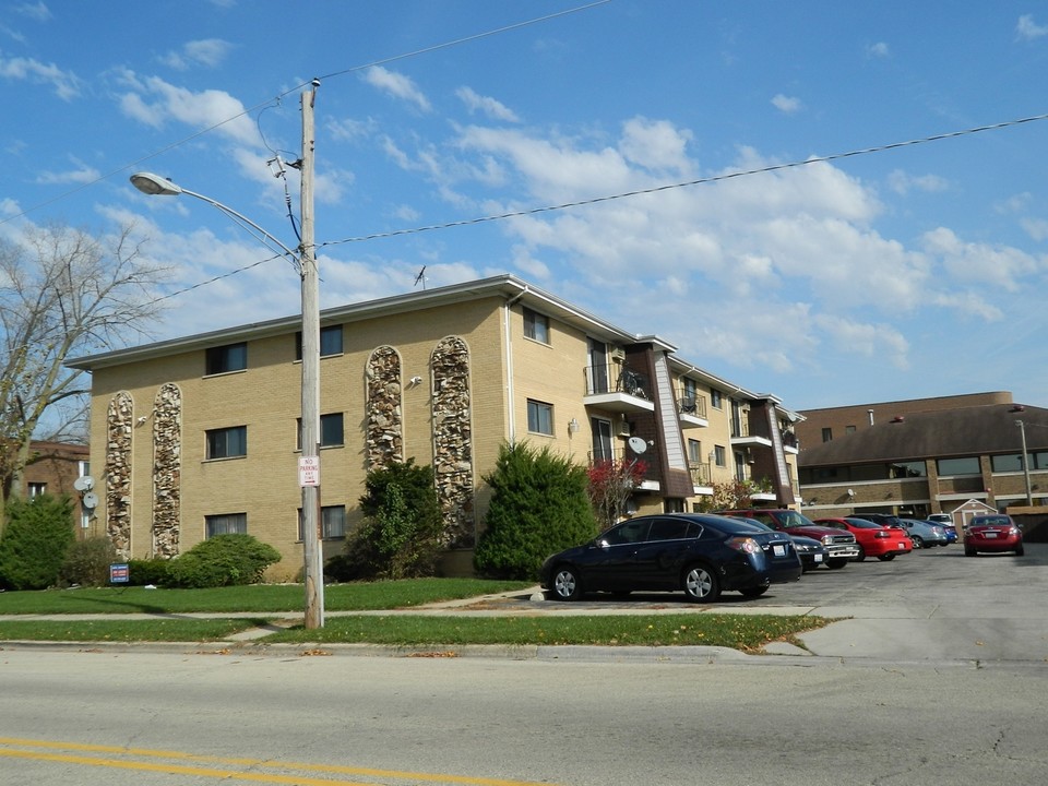 206 Madison St in Joliet, IL - Building Photo