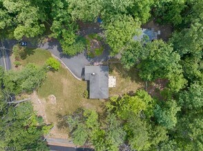 422 Hollow Rd in Montgomery, NJ - Foto de edificio - Building Photo