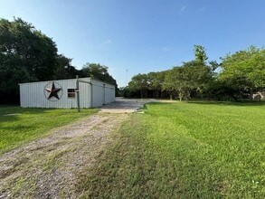 772 Riverside Dr in Palacios, TX - Building Photo - Building Photo