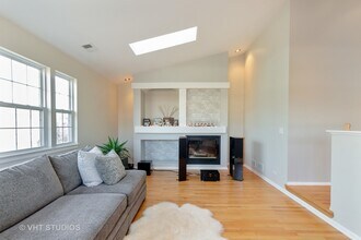 1227 Georgetown Way in Vernon Hills, IL - Building Photo - Building Photo