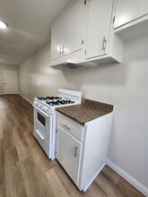 1535 E Hellman St in Long Beach, CA - Building Photo - Building Photo