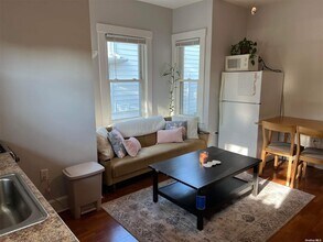 26 S Bayles Ave, Unit 1N in Port Washington, NY - Building Photo - Building Photo