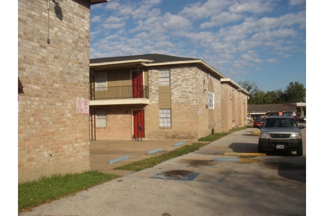 Hollyvale Apartments in Houston, TX - Foto de edificio - Building Photo