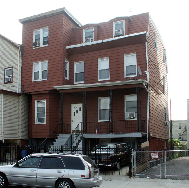 158 Summit Ave in Jersey City, NJ - Foto de edificio - Building Photo