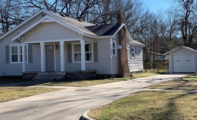 property at 613 W 22nd St