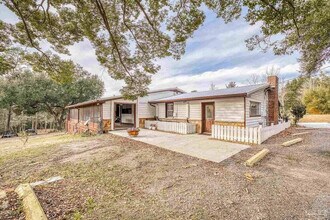 2370 Hencye Dr in Pensacola, FL - Building Photo - Building Photo