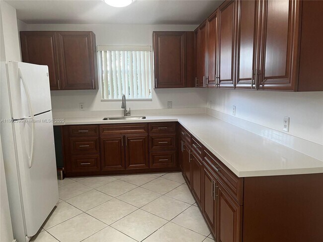 181 NW 47th Ave in Miami, FL - Building Photo - Building Photo