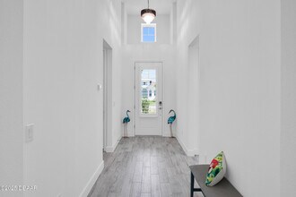 853 Bama Breeze Dr in Daytona Beach, FL - Building Photo - Building Photo