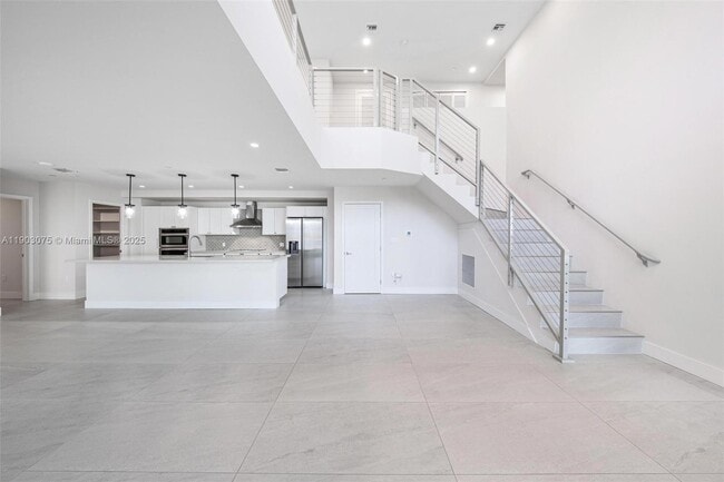 555 NE 34th St in Miami, FL - Building Photo - Building Photo