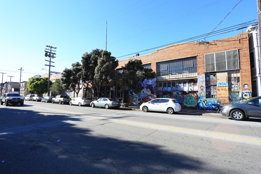 2070 Bryant St in San Francisco, CA - Foto de edificio