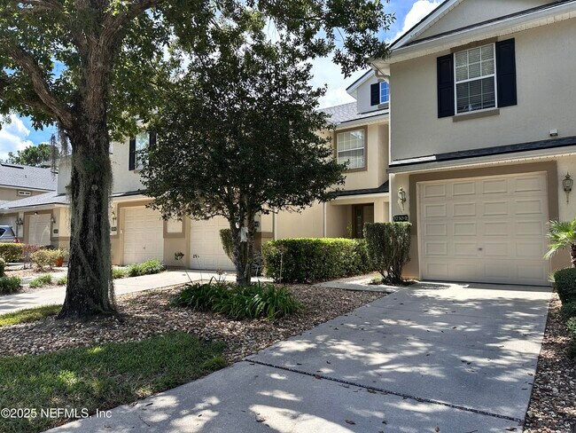 3730 Creswick Cir