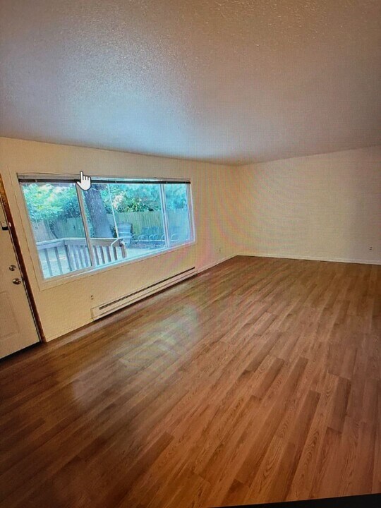 9546 8th Ave NW in Seattle, WA - Building Photo