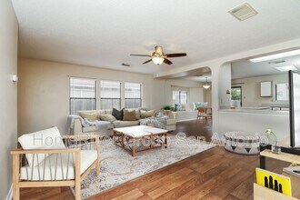8019 Chestnut Cedar Dr in Converse, TX - Building Photo - Building Photo