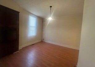 151-155 E 2nd St, Unit Apt E in Derry, PA - Building Photo - Building Photo